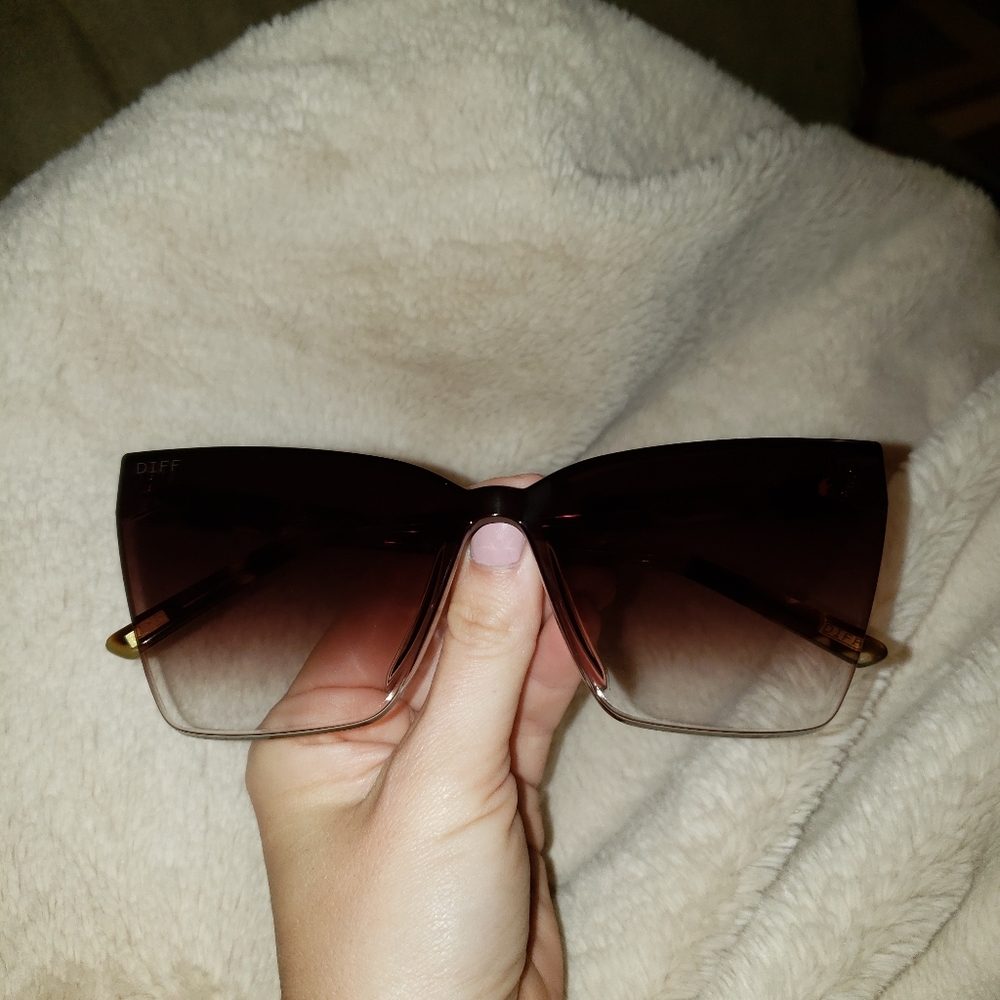 NWT DIFF GOLDIE SUNGLASSES